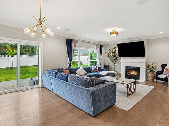 5th image of 391 Preserve Ln