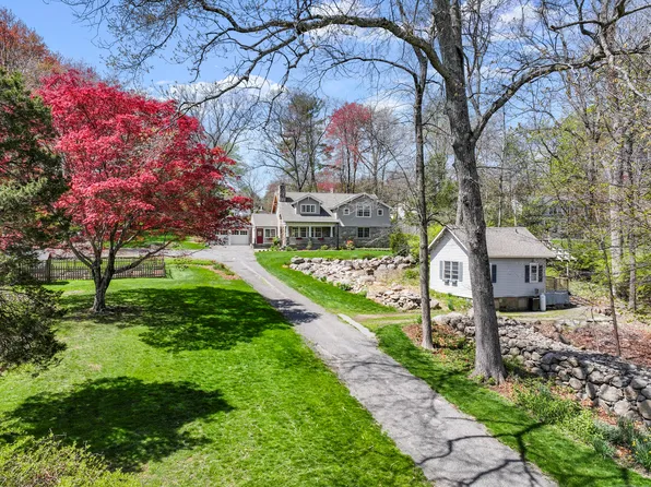 11 Red Barn Lane, Norwalk, CT 06850