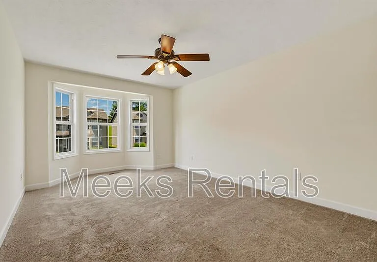Ariel Pointe Townhomes — Photo 24