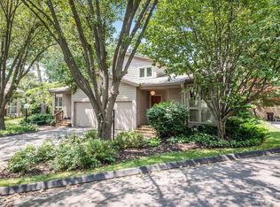 1908 Old Orchard Ct, Ann Arbor, MI 48103