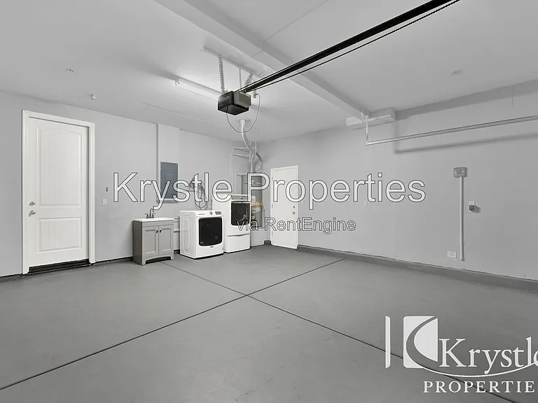 1649 Roma Dr — Photo 29