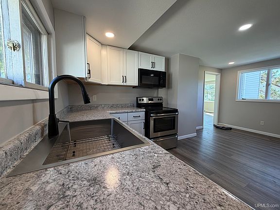 4th image of 609 N 18th St