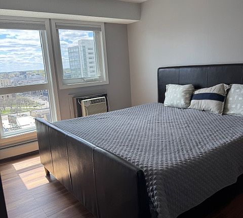5th image of 433 7th St S #1527