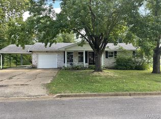 502 Oak St, Farmington, MO 63640