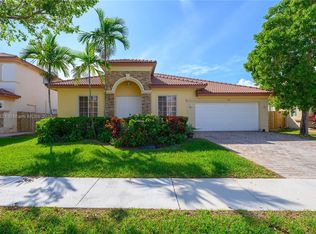 9432 SW 218th Ln, Cutler Bay, FL 33190