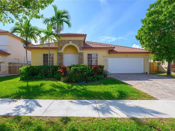 9432 SW 218th Ln, Cutler Bay, FL 33190