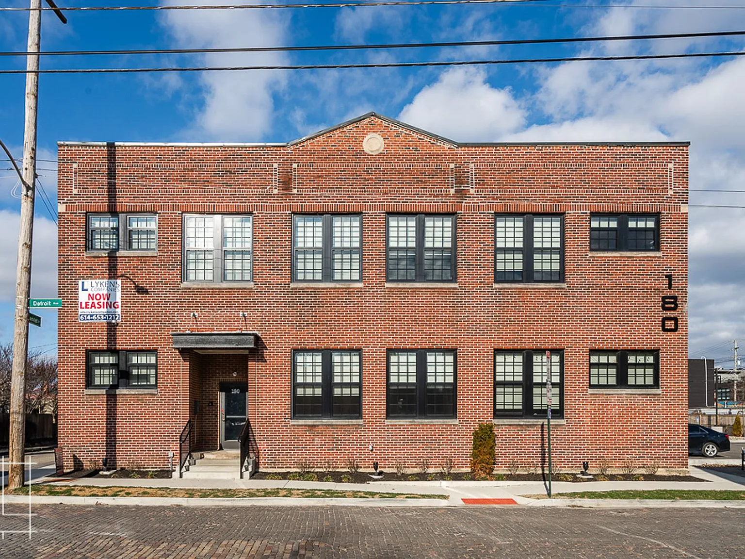 180 Detroit Ave — Photo 2