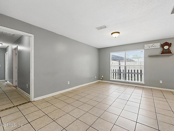 5th image of 3689 RED OAK Circle S
