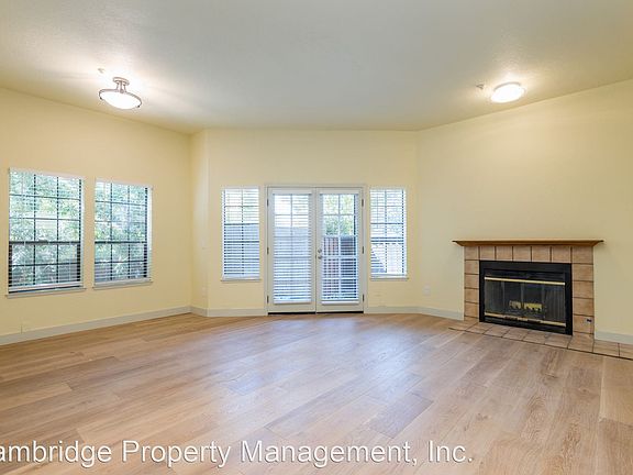 5th image of 445 College Ave