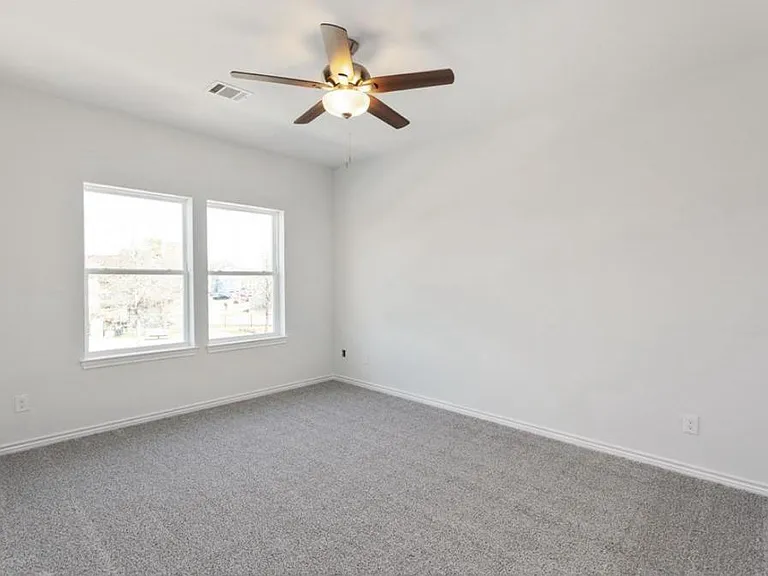 11623 Waldemar Dr — Photo 12