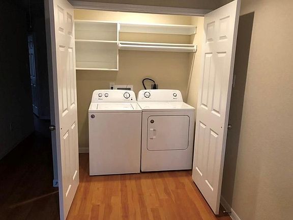 4th image of 16976 W Ivanhoe