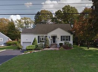 16 Beechwood Rd, West Caldwell, NJ 07006