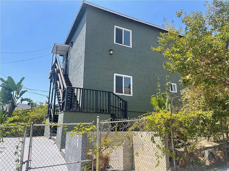 704 S Soto St — Photo 18