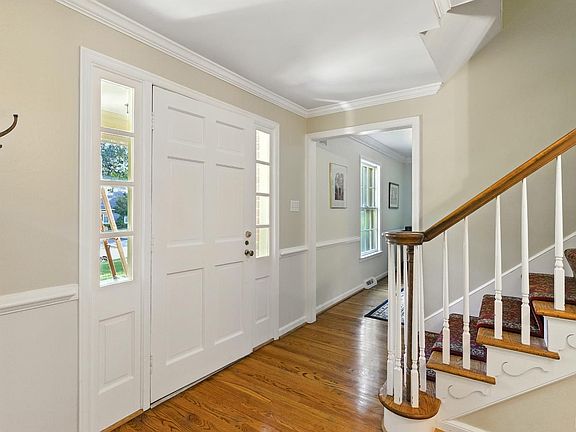 3rd image of 4725 Heritage Dr
