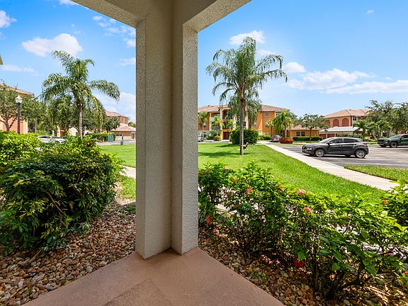 3rd image of 3947 Del Sol Ln Unit 104