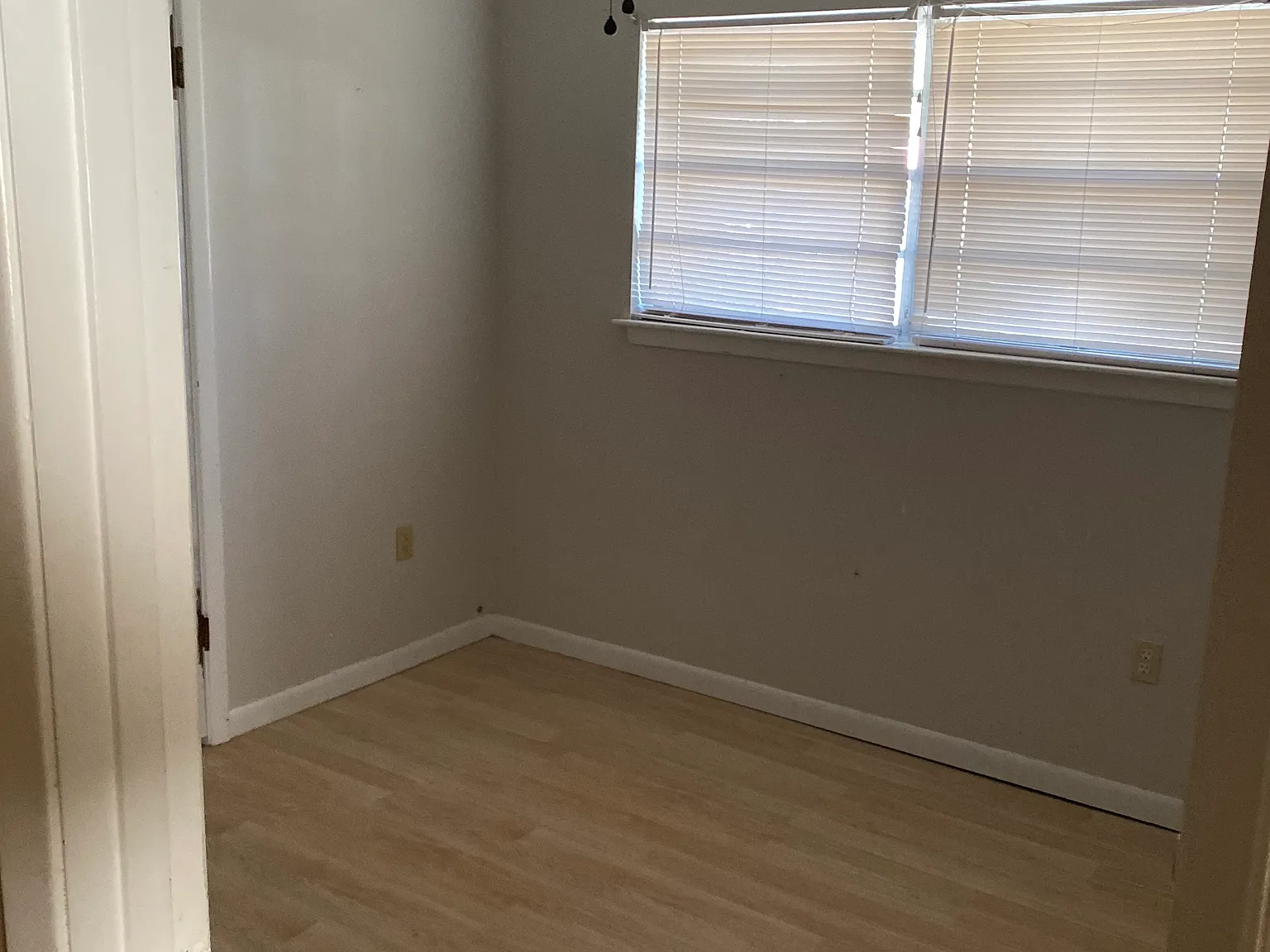 3 bed, 975 sqft, $1,550 — Photo 2