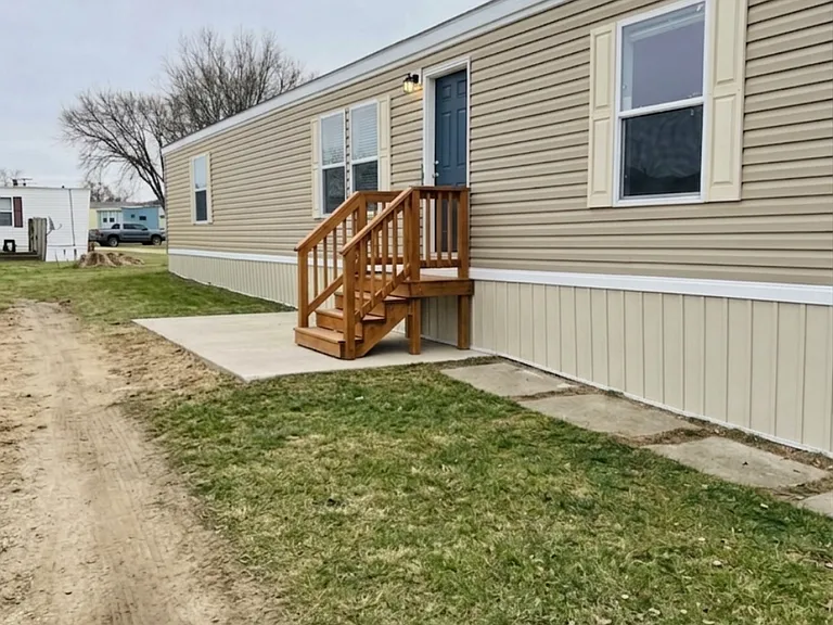 3 Easy Breeze Trailer Park — Photo 3