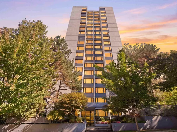 1725 Pendrell St #605, Vancouver, BC V6G 2X7