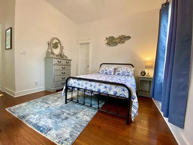 1916 Staples Ave — Photo 12