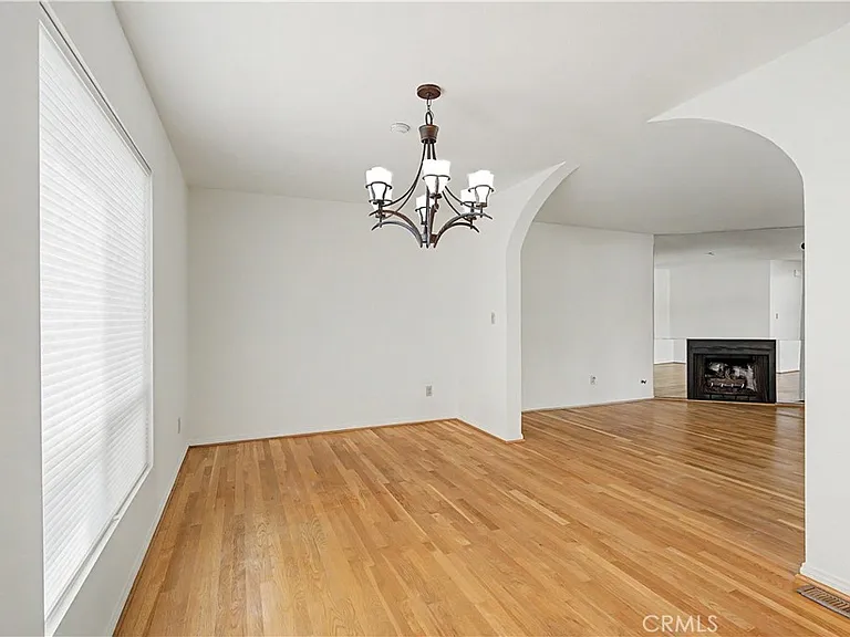 214 Topaz St — Photo 9