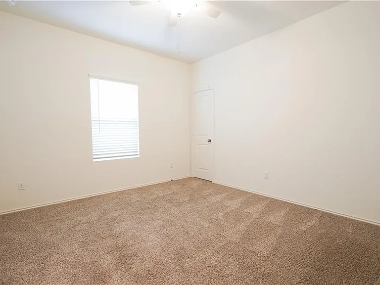933 Wildrye Ct — Photo 8