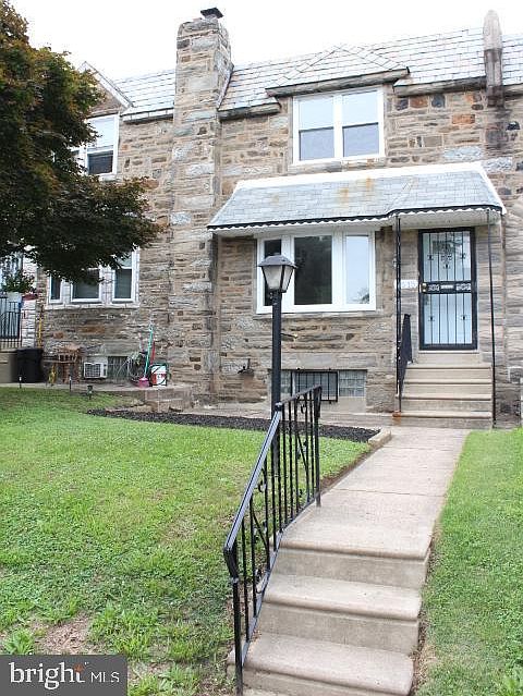 1st image of 1515 Devereaux Ave
