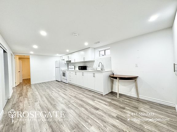 5th image of 1189 Cloverdale St #2