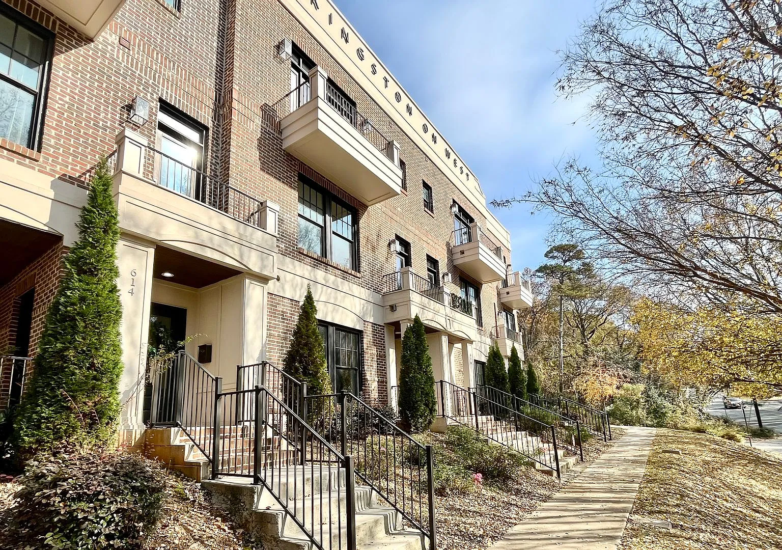 610 West Blvd — Photo 1
