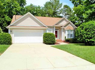 102 Carswell Ln, Cary, NC 27519