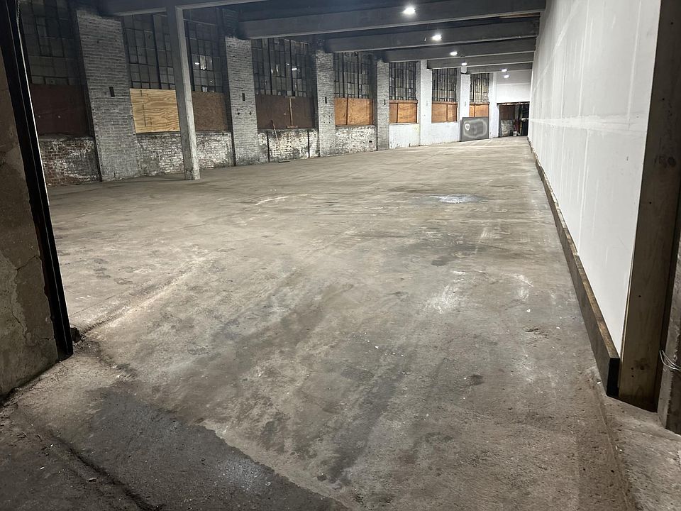 1st image of 2092 Wheatsheaf Ln