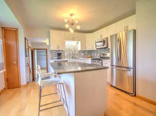 6624 S 122nd St, Franklin, WI 53132