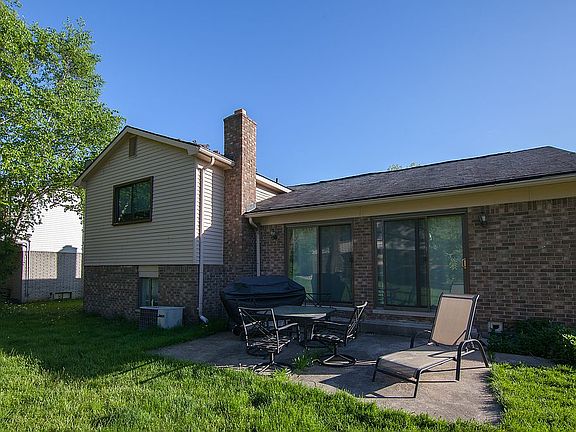 4th image of 38654 Laurenwood St