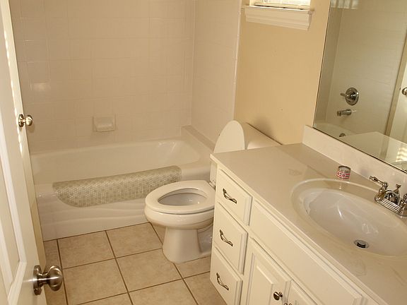 5th image of 4221 NE 140th Pl