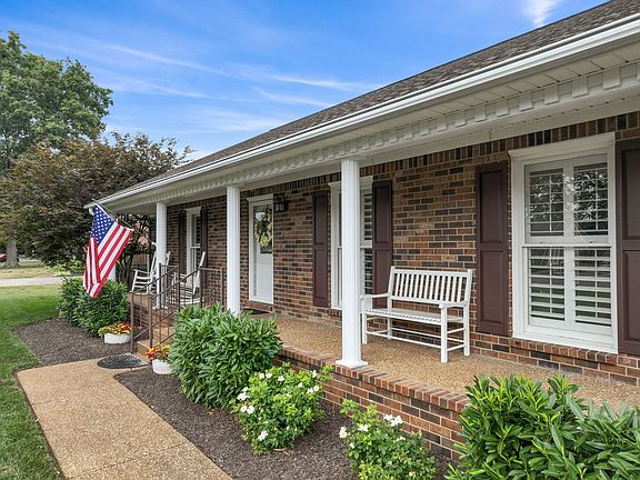3rd image of 2606 Regency Park Dr