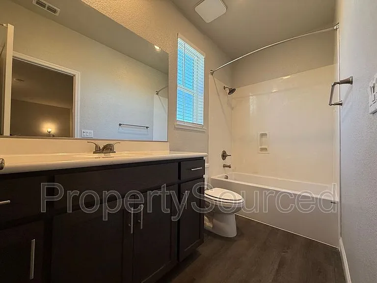 948 Posey St — Photo 48