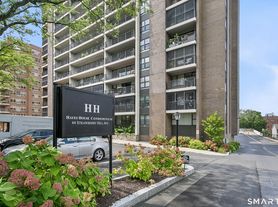 44 Strawberry Hill Ave