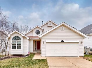 1526 Glenn Brooke Woods Cir, Ballwin, MO