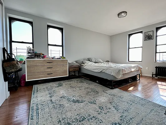 Rented by Bohemia Realty Group | media 5