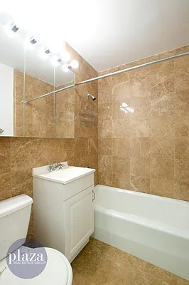 Rented by Plaza Real Estate Group | media 32