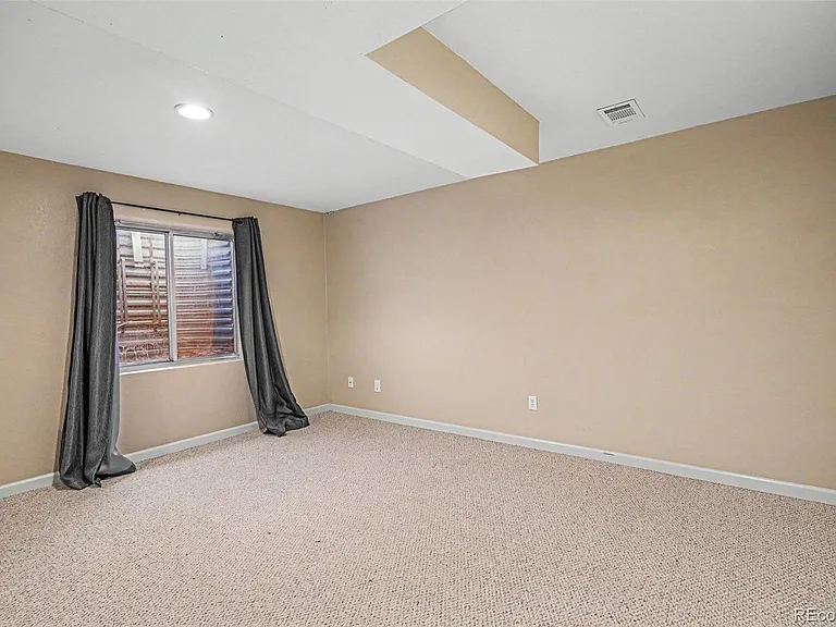 10411 Hyacinth St — Photo 22