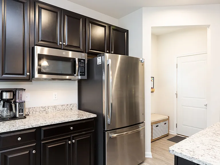 2106 Morton Dr — Photo 25