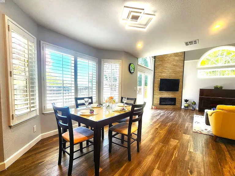 537 Ivy Pointe Cir — Photo 10
