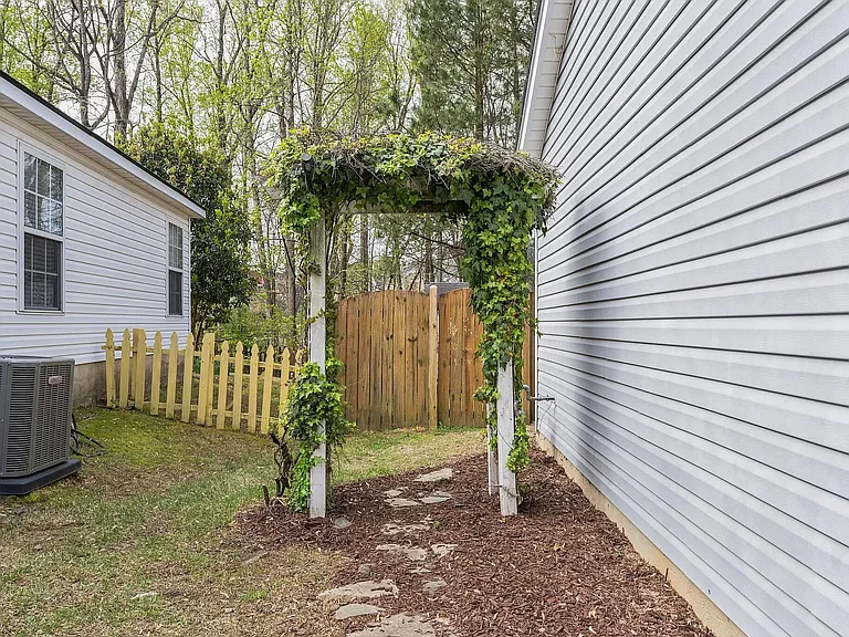 510 Homestead Park Dr — Photo 24