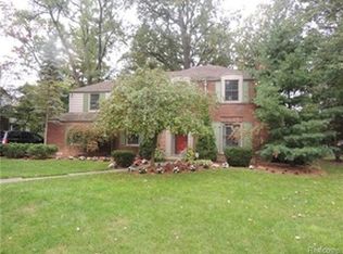 18771 W Glenwood Blvd, Lathrup Village, MI 48076