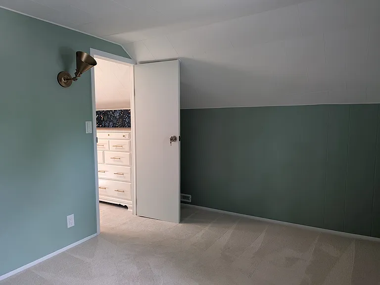 310 Eastern Ave NE — Photo 16