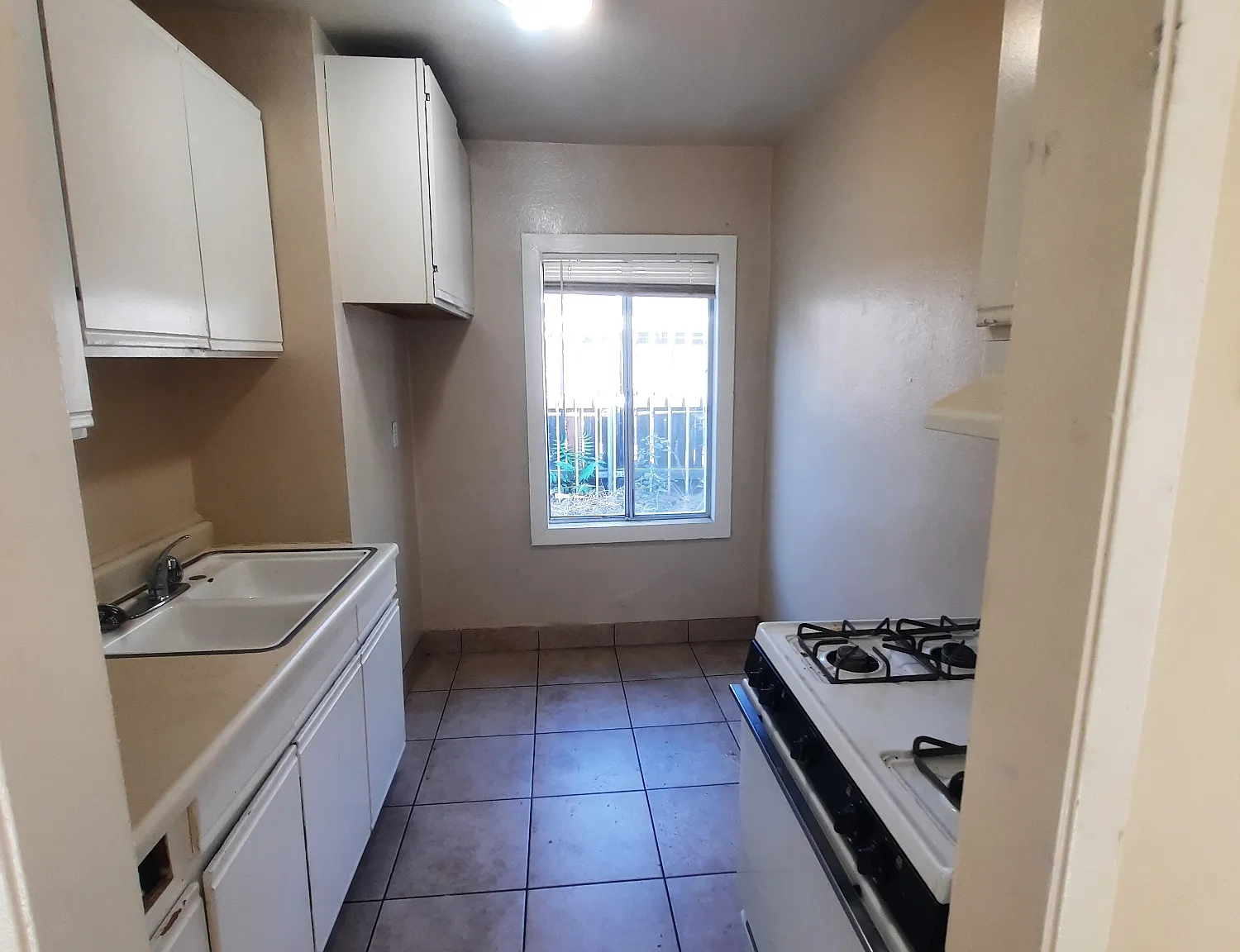 Studio, 310 sqft, $1,145 — Photo 3