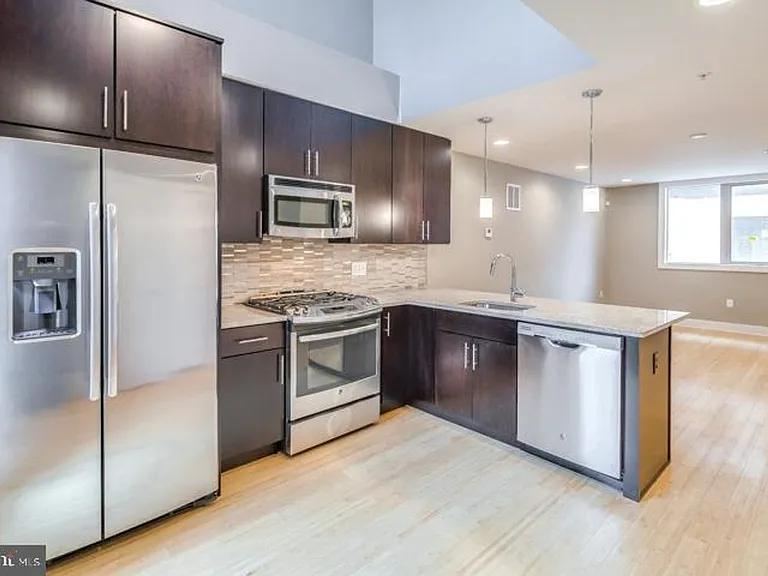 133 E Allen St — Photo 1
