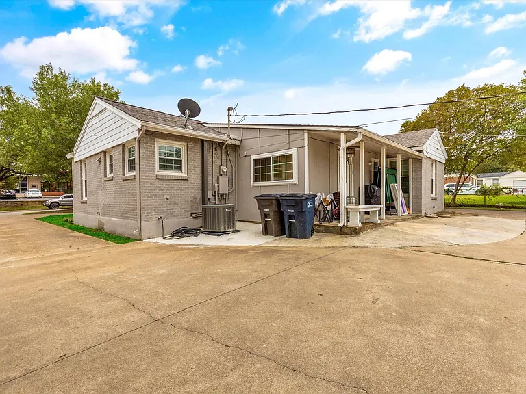 3508 W Biddison St — Photo 37