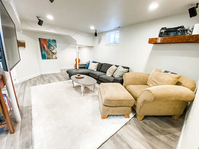 770 Loveland St #BASEMENT — Photo 9