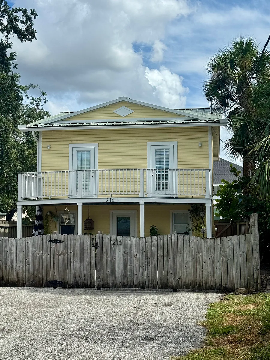 Building Photo - 216 S Edison Ave